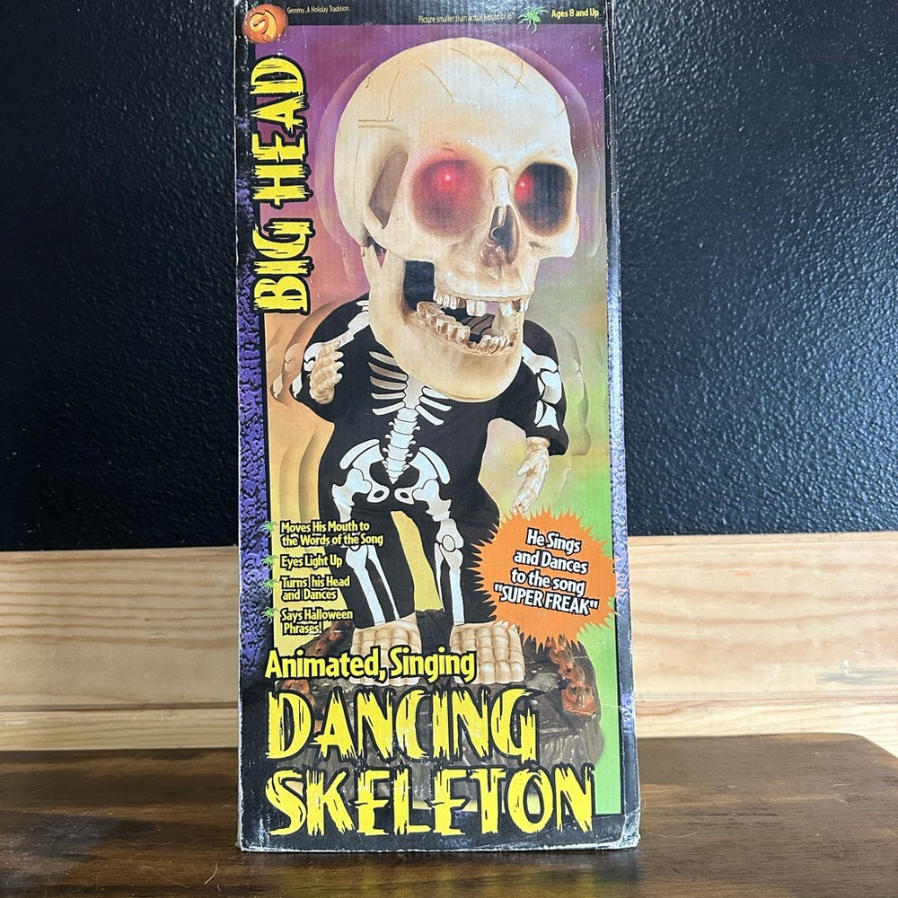 Big Head Animated Singing Dancing Skeleton